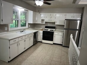 Building Photo - 2516 Brookside Ct