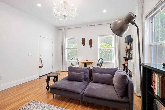 Foto del edificio - 249 Roxbury St