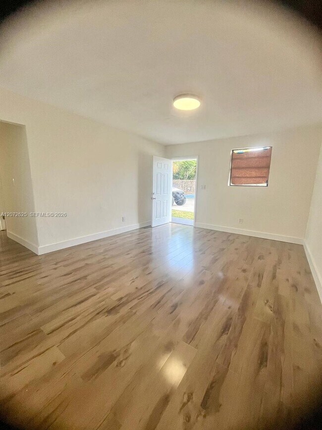 Foto del edificio - 15350 NE 14th Ct