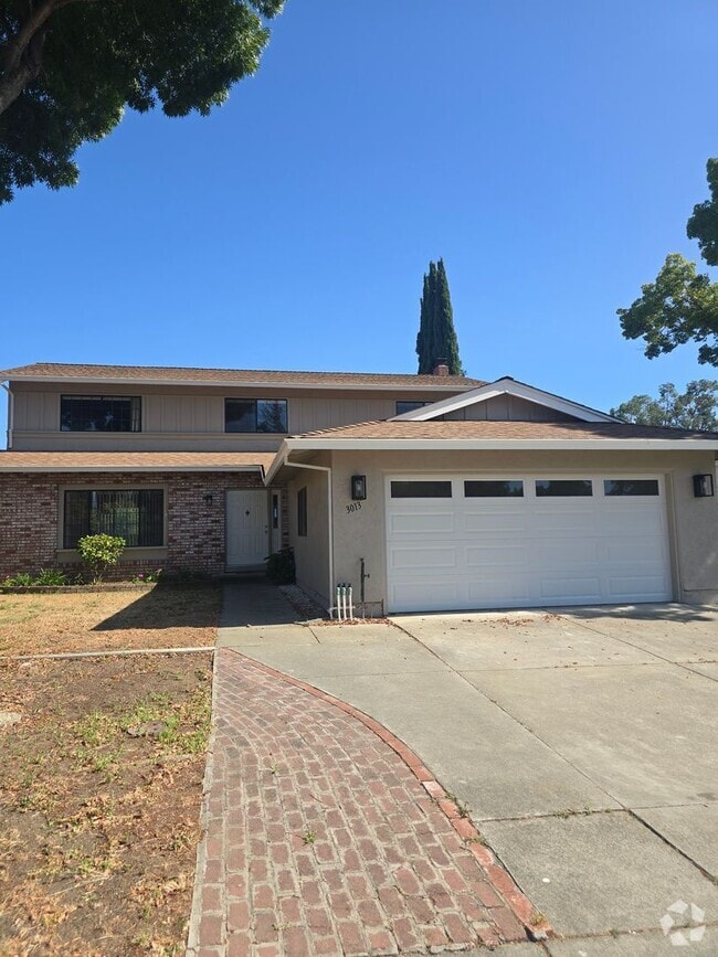 Building Photo - 3013 Miller Dr