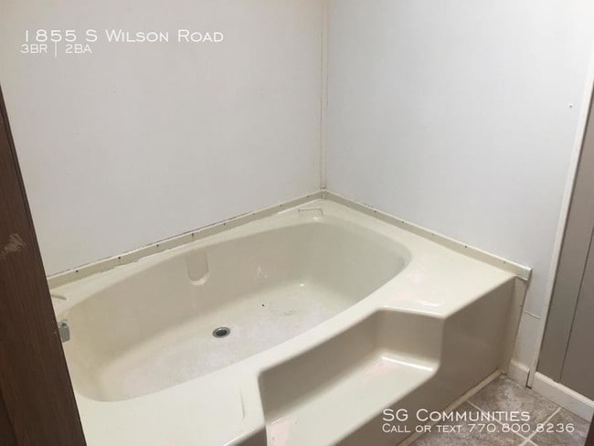 Building Photo - 1855 S Wilson Rd