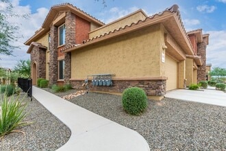 Building Photo - 2425 W Bronco Butte Trl