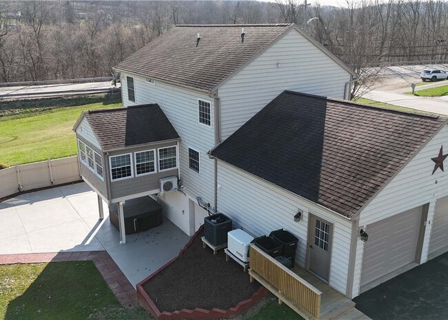 Building Photo - 102 Sycamore Ln