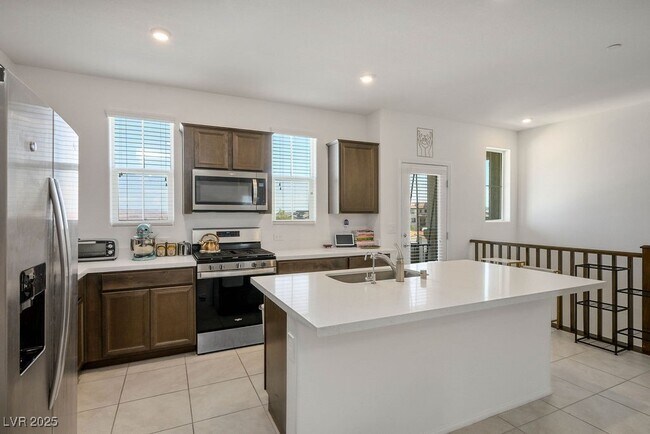 Foto del edificio - 611 Sedum Ave.