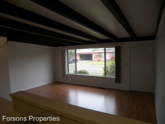 Building Photo - 3 br, 1 bath Apartment - 1050 Forson Rd