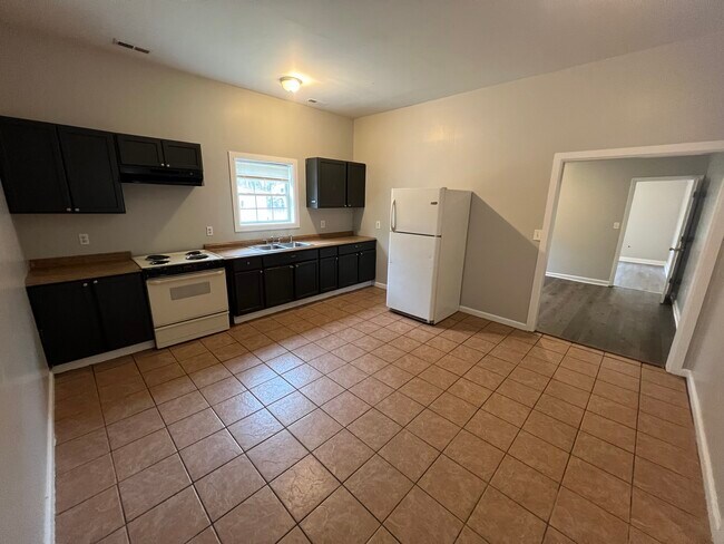 Building Photo - 130 Avalon Ct