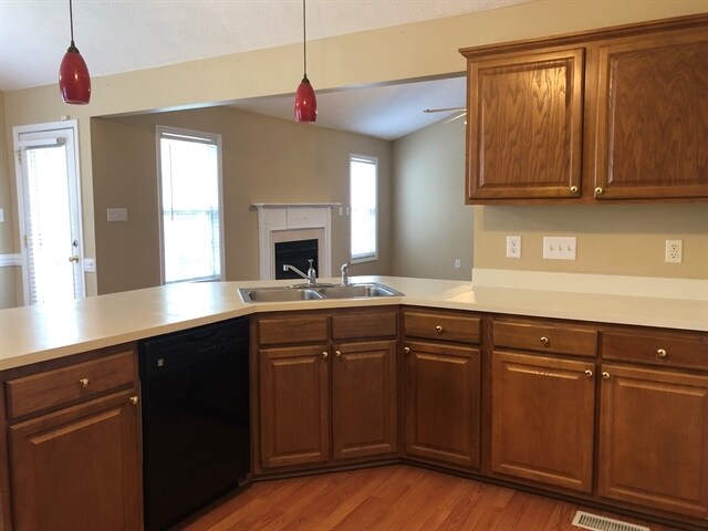 Foto del edificio - 112 Pine Orchard Ct