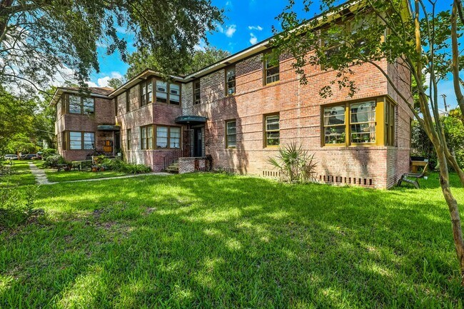 Foto del edificio - 2748 Vernon Terrace #2 1/1