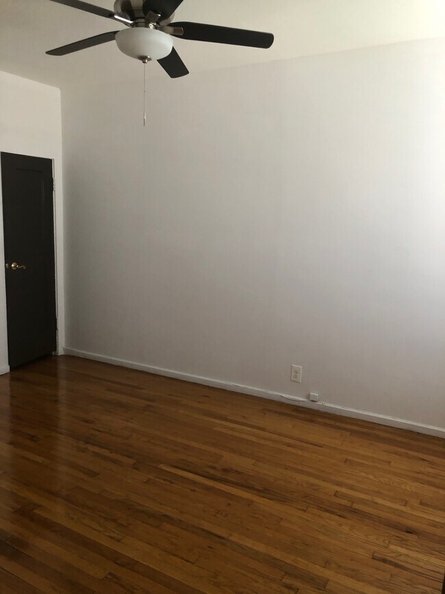 Bedroom - 4451 N Drake Ave