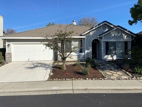 Building Photo - 109 Cobble Ridge Dr