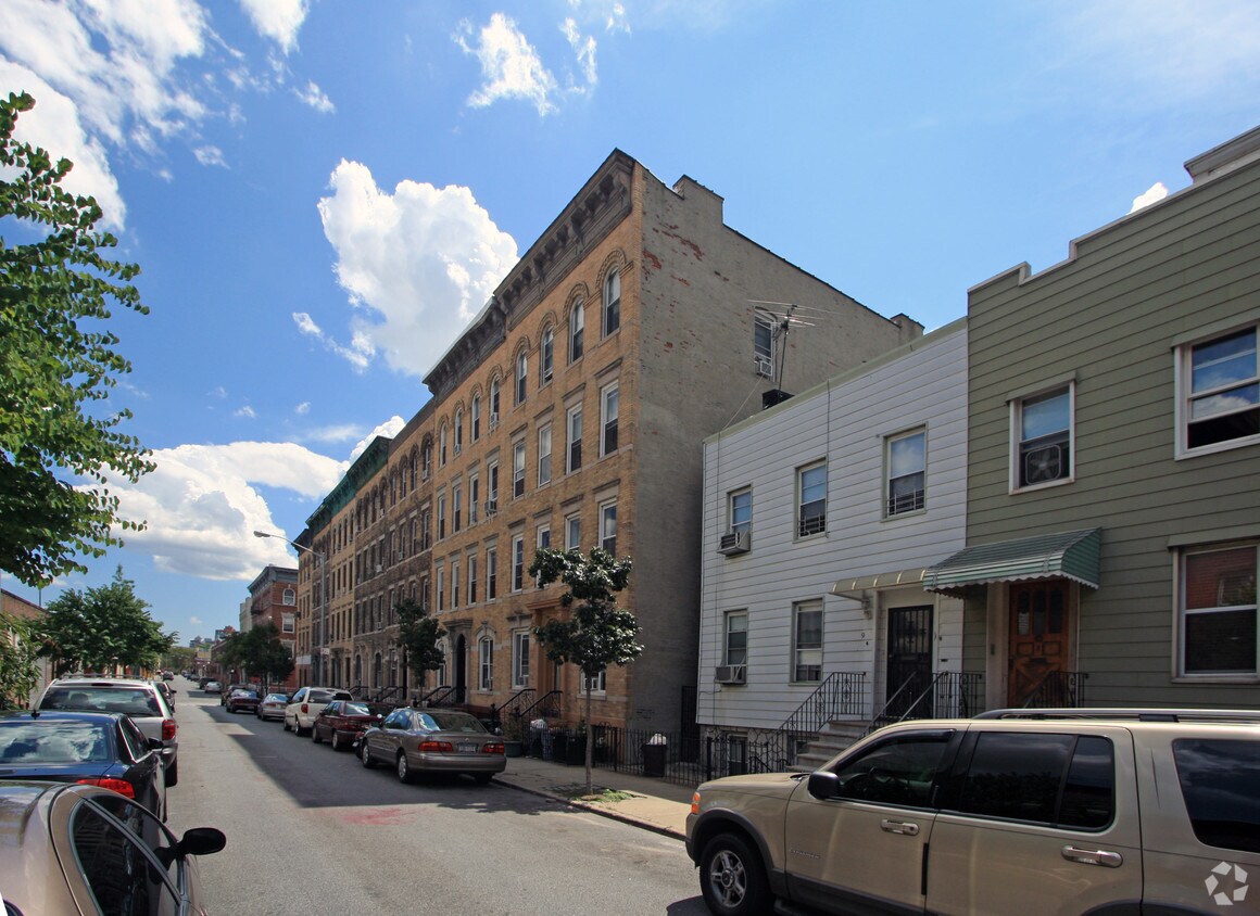 Building Photo - 11 Clifford Pl