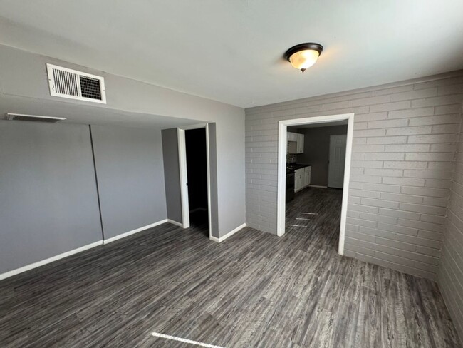 Building Photo - 1 Bedroom - 1 Bath -  Plus Office - 795 Sq...