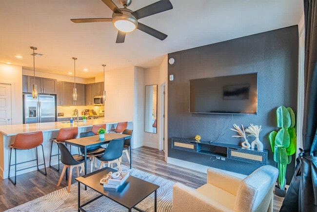 Foto del edificio - 15501 N Dial Blvd