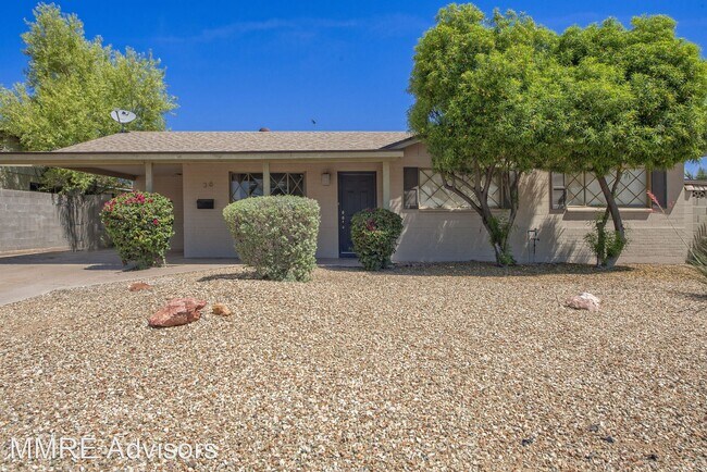 Foto del edificio - 3 br, 1.5 bath House - 36 E Fillmore