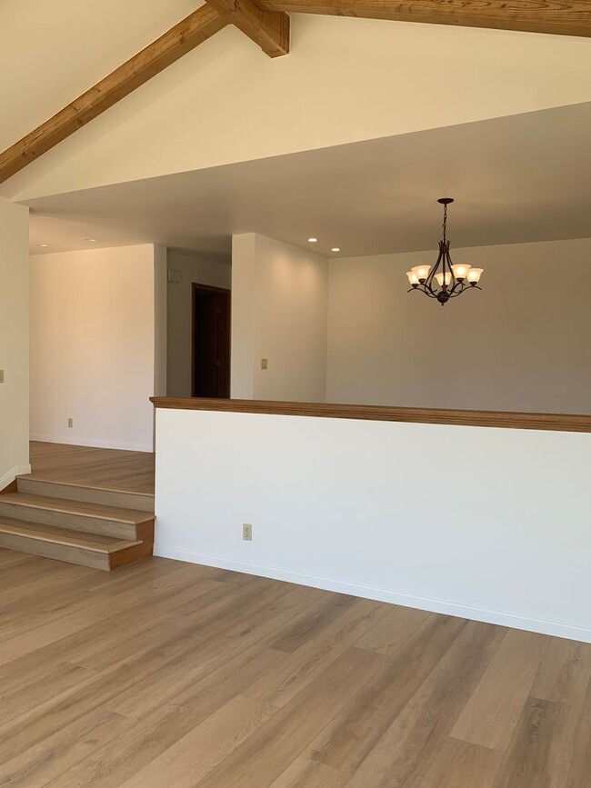 Foto del edificio - Impeccable Two-Story Home with Stunning Mountain Views & Modern Upgrades