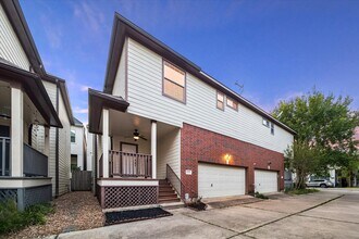 Building Photo - 1432 W 24th St