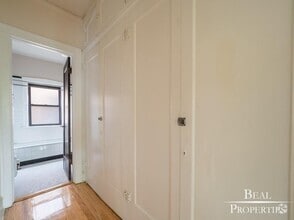 Building Photo - 1307 Oak Ave