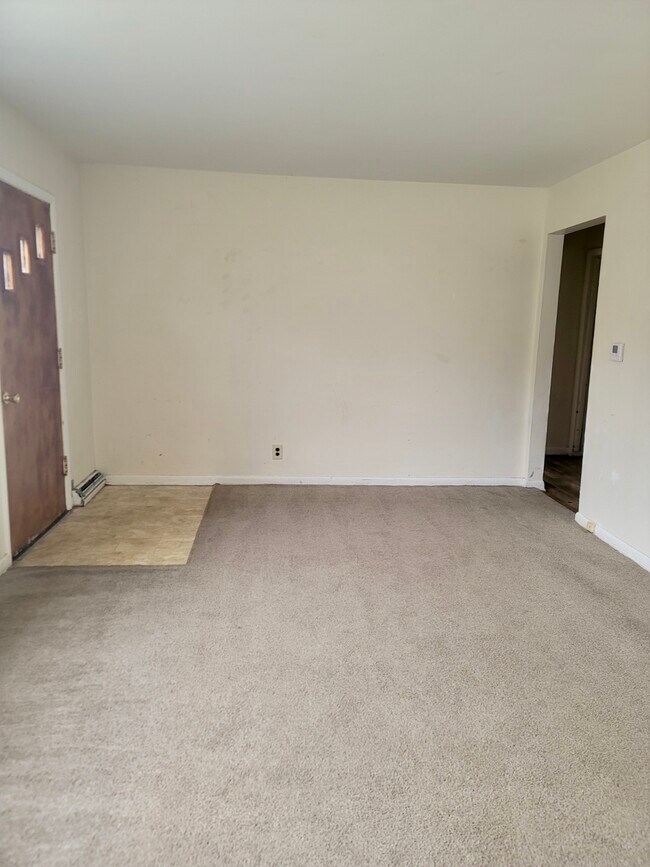 1622 Treasch Dr, Cuyahoga Falls, OH 44221 House Rental in Cuyahoga