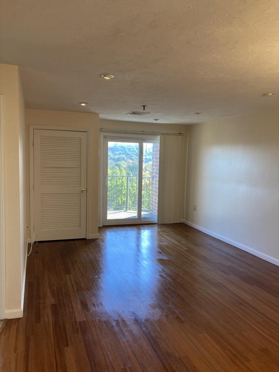 Foto del edificio - 230 Willard St