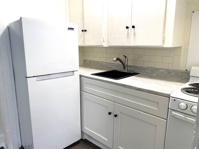 Kitchen - 400 S Ashland Ave