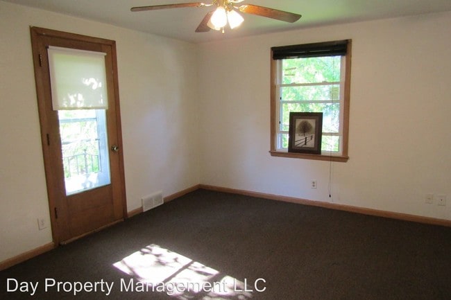 Building Photo - 741-743 Appleton Rd