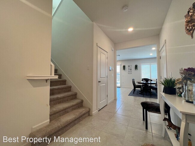 Foto del edificio - 5 br, 3 bath House - 5580 Trinity Lakes Ln