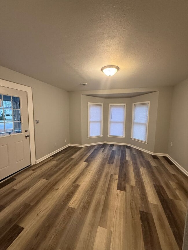 Foto del edificio - 406 S Oak St