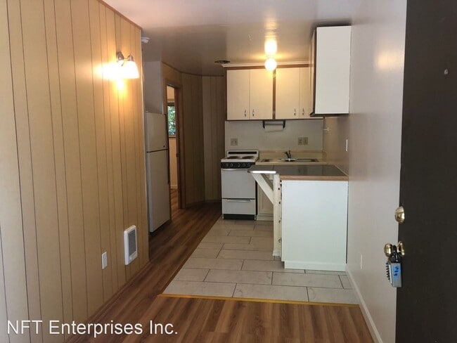 Building Photo - 124 N 103rd St