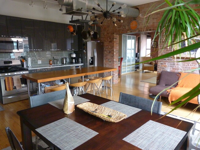 kitchen looking back to living room - 21 Wormwood St