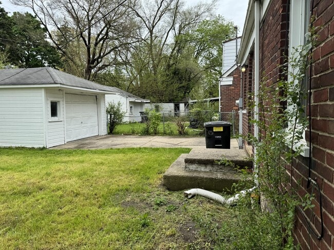 Foto del edificio - 20000 Norwood St