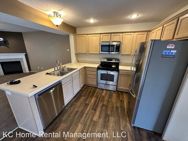 Foto del edificio - 3 br, 2.5 bath House - 8027 N. Lawn Ave.