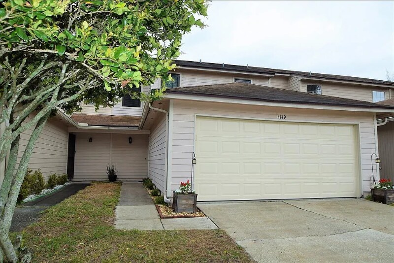 Foto principal - 4149 Hidden Branch Dr N