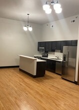 Building Photo - 317 Market St