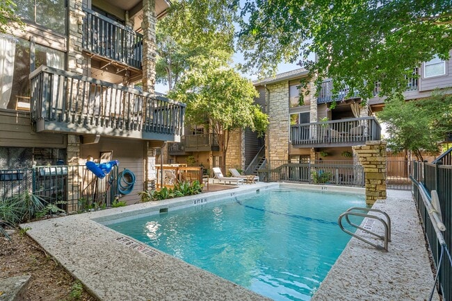 Building Photo - Charming home with 2 Bedrooms and 1 bathro...