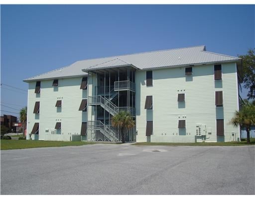 Primary Photo - 699 Dunbar Ave