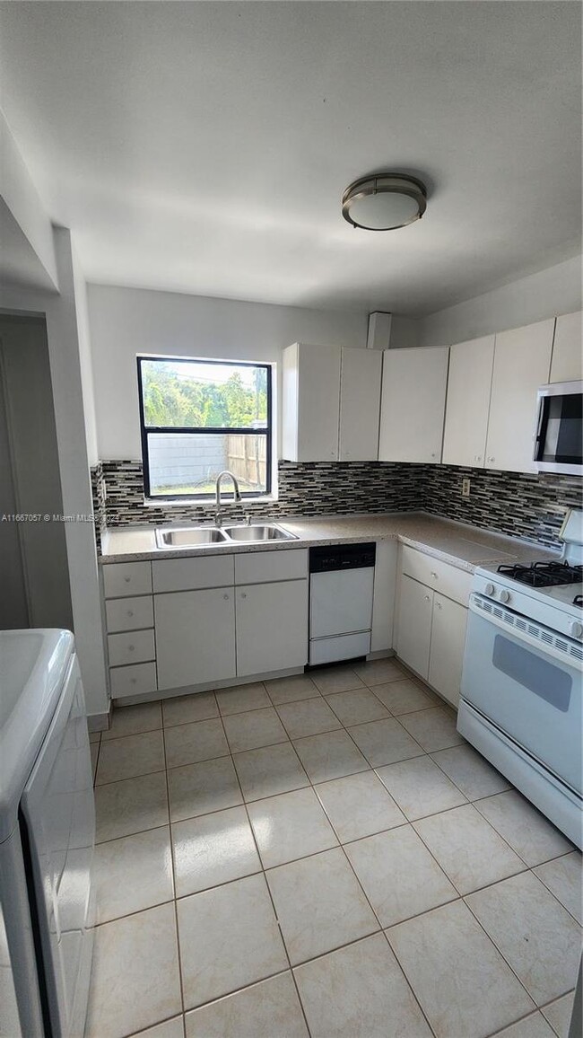 Foto del edificio - 11008 SW 71st Ln