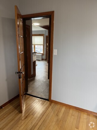 Building Photo - 671 Rimmon St