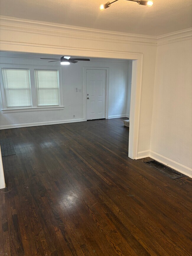 Foto del edificio - 3739 Bales Ave