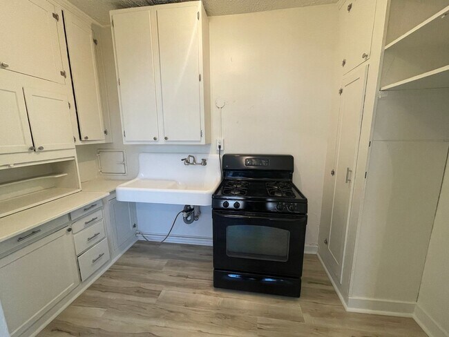 Building Photo - 229-3A W Jackson