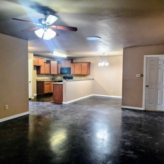 Building Photo - 2709 Steves Way