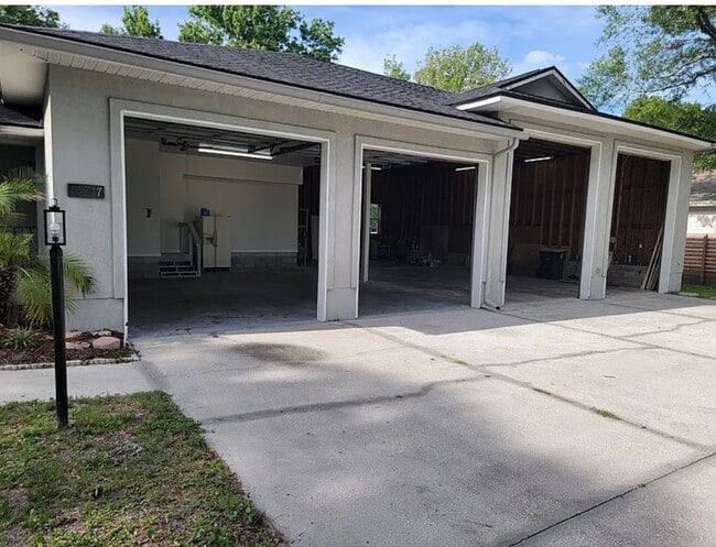 Building Photo - 13717 Otway Rd