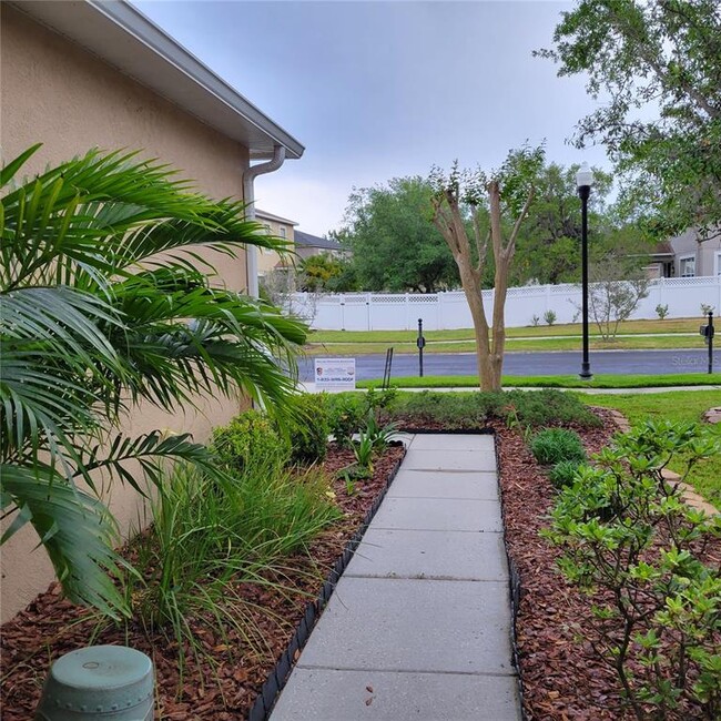 Foto del edificio - 26910 Stillbrook Dr