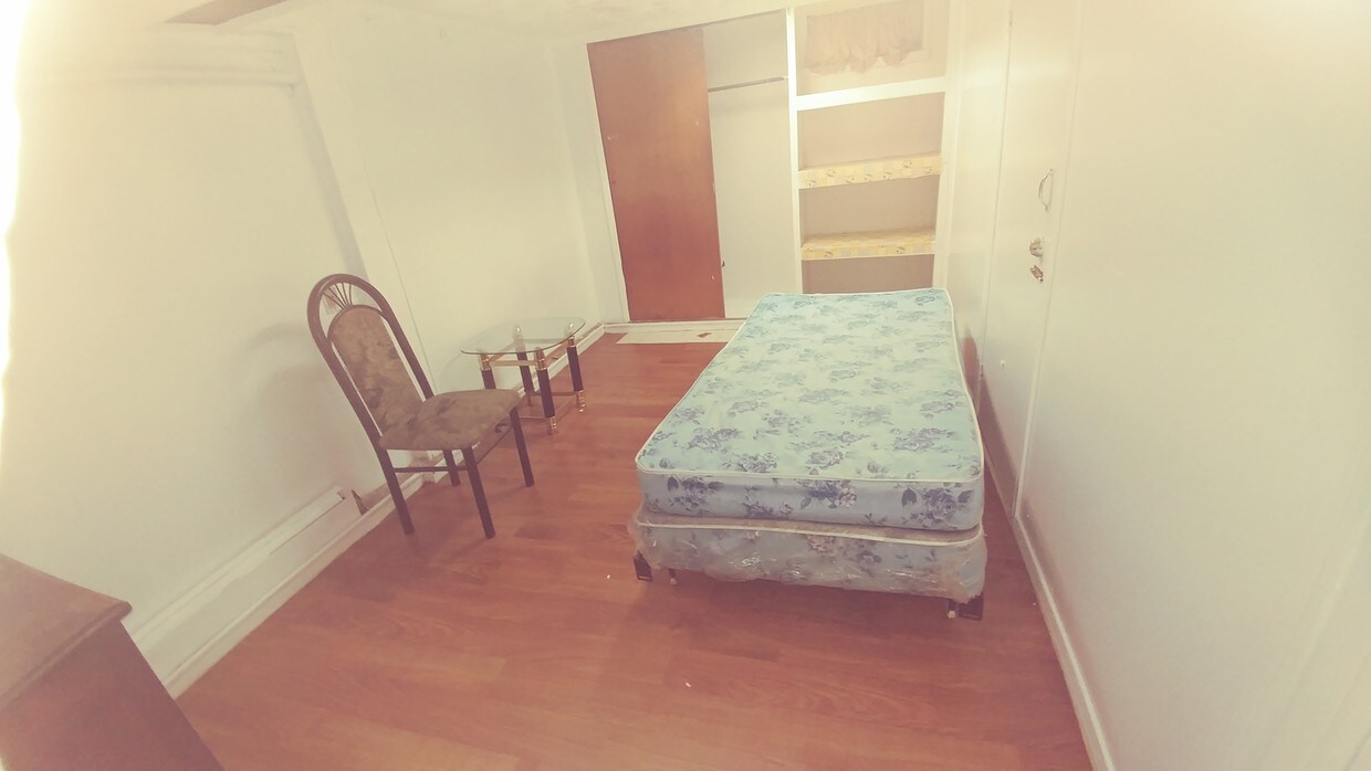 Habitación - 331 E 91st St