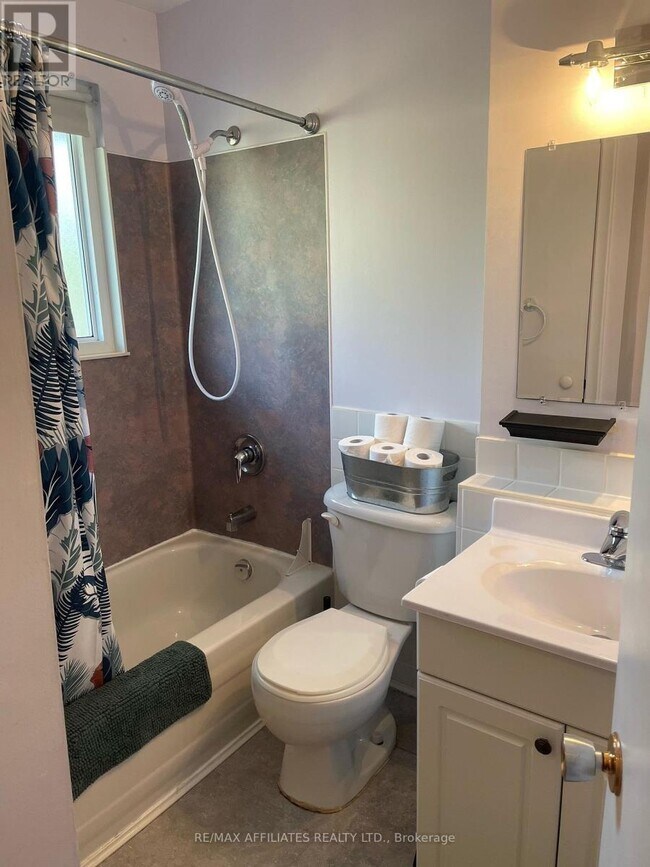 Photo du bâtiment - 4918 Leitrim Rd