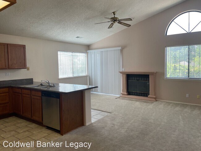 Building Photo - 3 br, 2 bath House - 8101 Oakland Ave NE