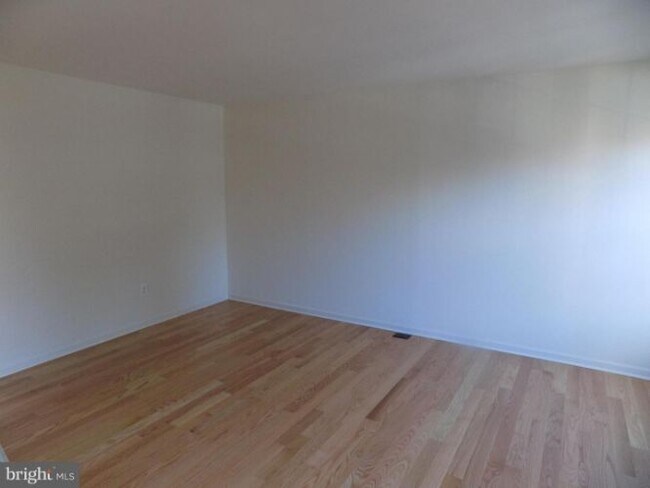 Foto del edificio - 943 Redfield Rd