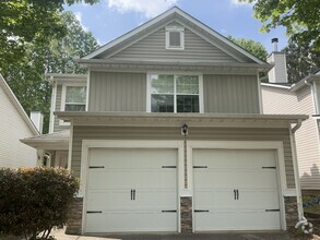 Building Photo - 131 Hidden Creek Dr