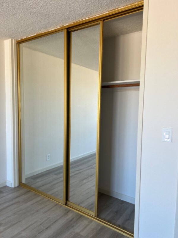 Building Photo - 525 N San Mateo Dr