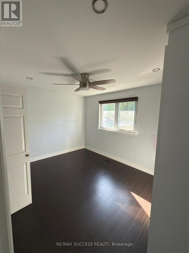 Building Photo - 3043 Coral Dr