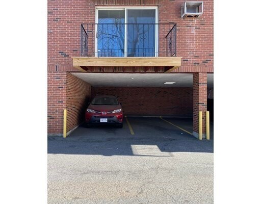Foto del edificio - 484 Western Ave